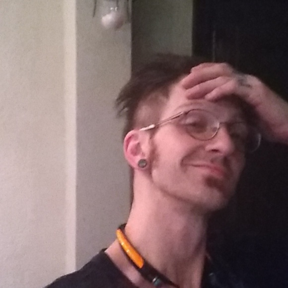 Meet your Posher, Charlie - Picture 2 of 4